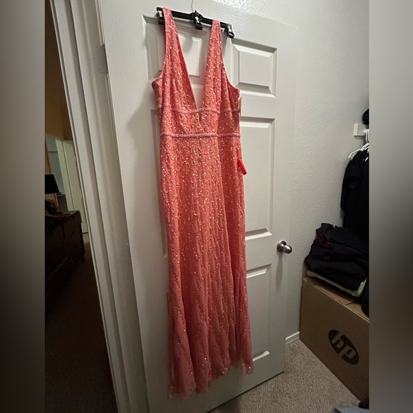 NWT Mac duggal dress size 12. Beautiful beading and coral color - Picture 5 of 11